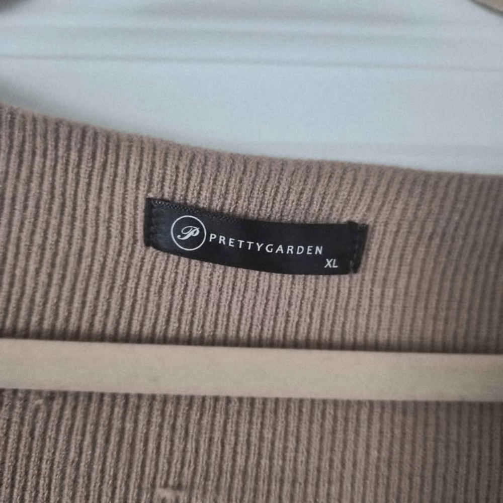 Womens Ruched V-Neck Ribbed Sweater - Picture 2 of 2